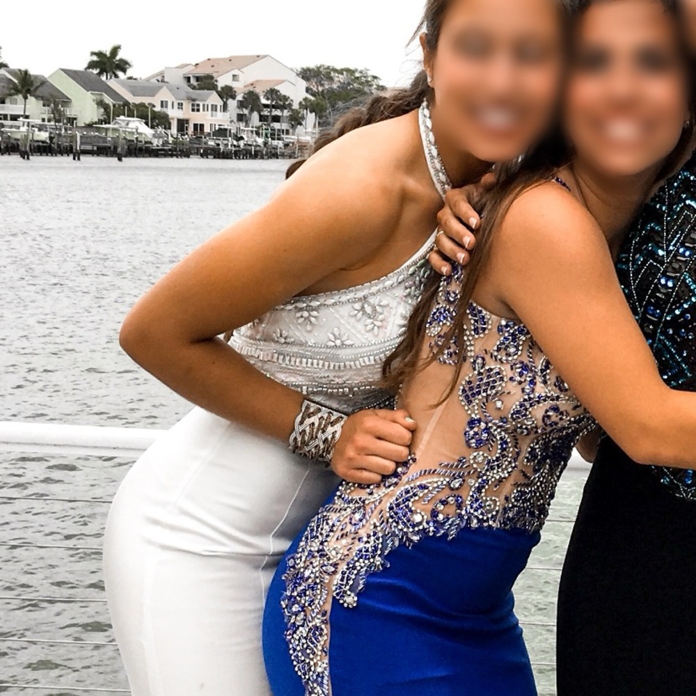 Prom dress - Picture 2 of 6